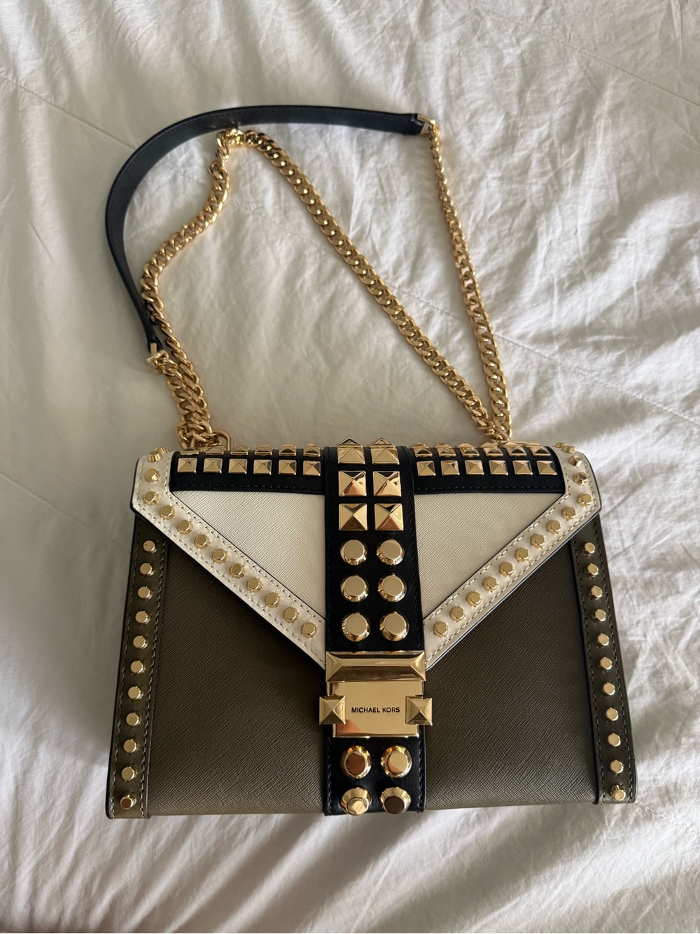 💚MICHAEL KORS 💚WHITNEY OLIVE PYRAMID